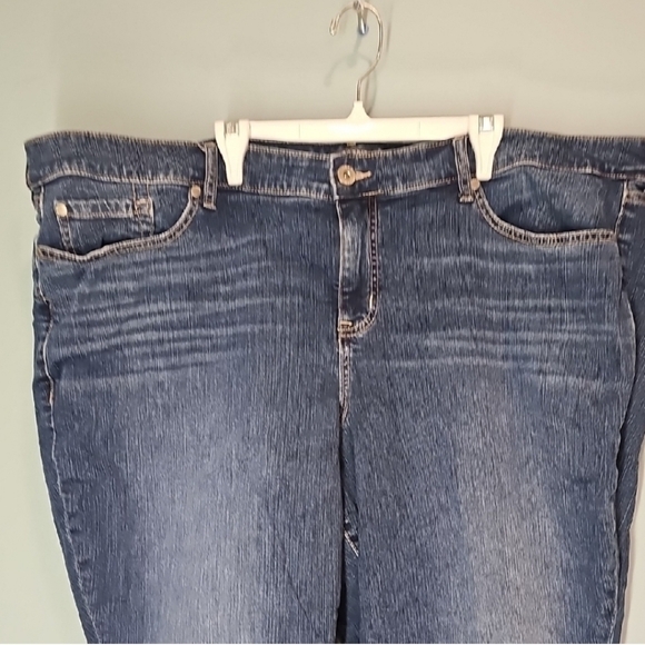 👠 Torrid Dark Blue Mid-Rise Skinny Jeans, Size 26S - Picture 6 of 9